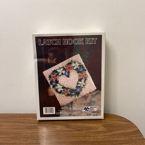Vintage New Latch Hook Kit P435 Heart Wreath National Yarn Crafts